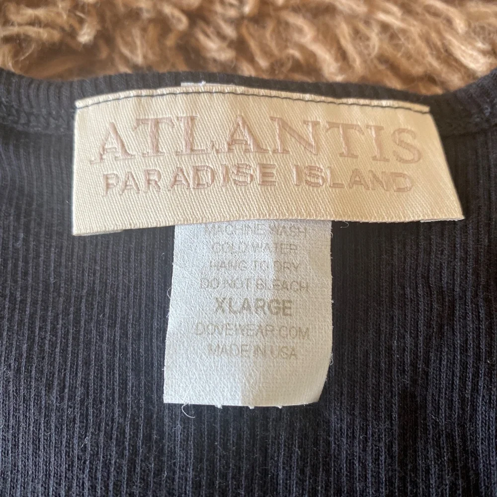 Top - Picture 2 of 2